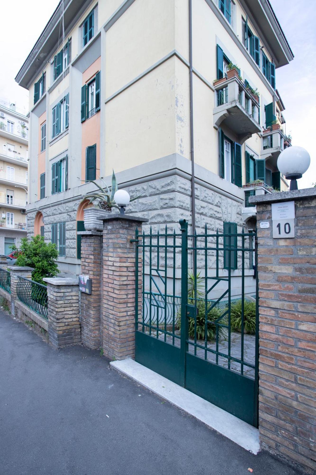 Isabella Stylish Apartment With Garden Roma Exterior foto